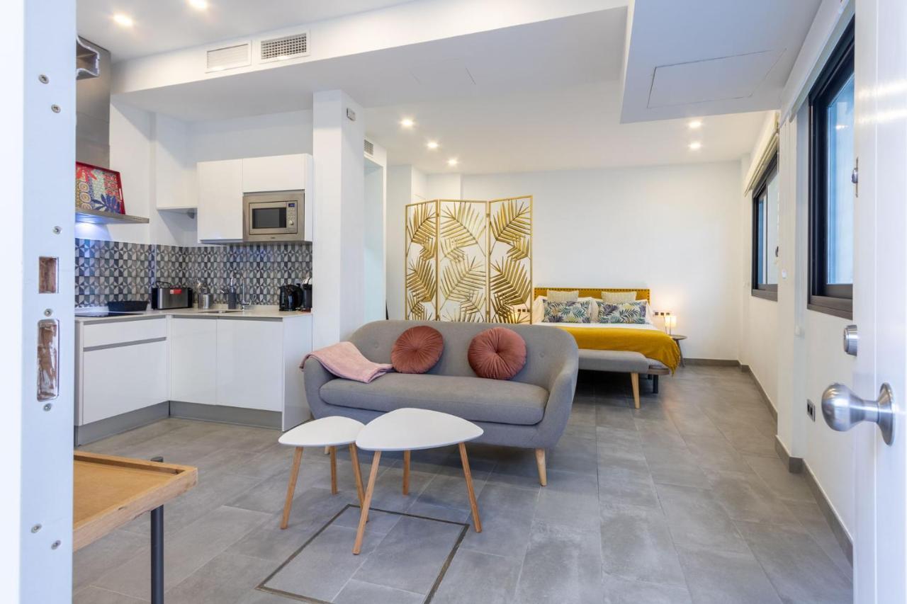 Nine O'Clock Castellar By Valcambre Apartment Seville Exterior photo