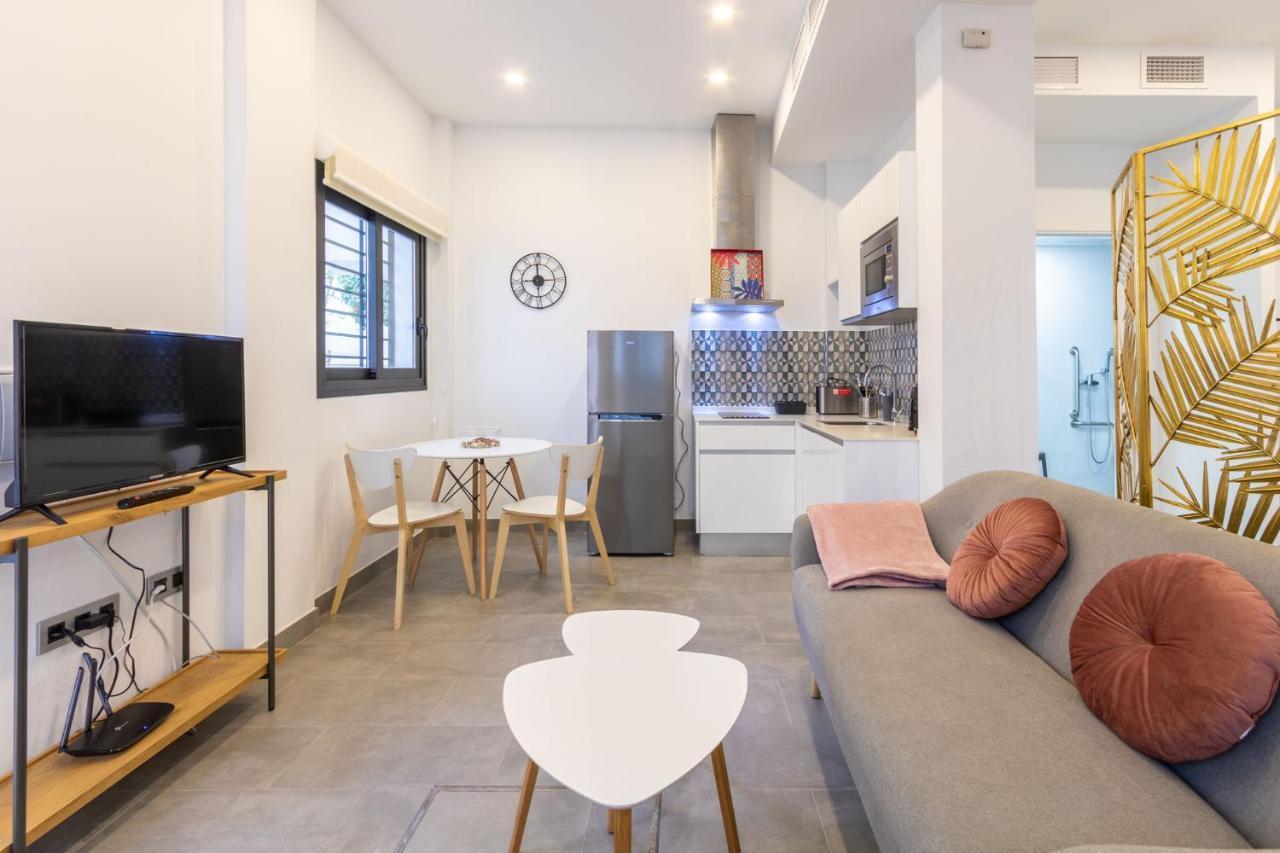 Nine O'Clock Castellar By Valcambre Apartment Seville Exterior photo